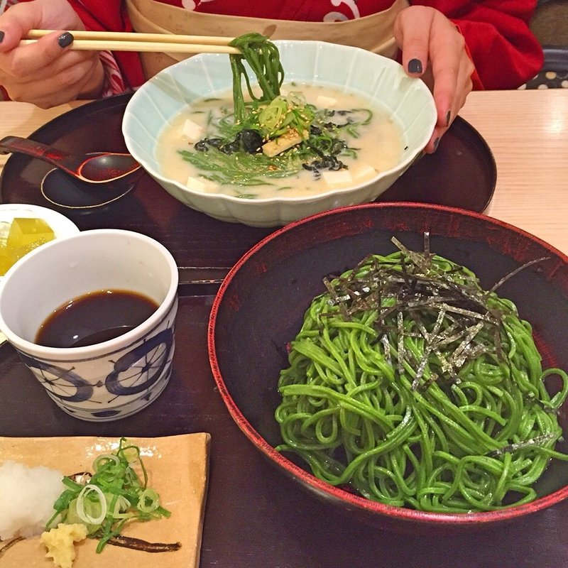 抹茶そば&豆乳冷やし抹茶そば(茶寮都路里 祇園本店 （さりょうつじり）)