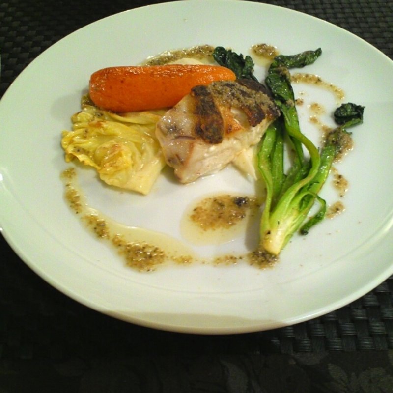 スズキのグリル　温野菜添え(プールトワ)