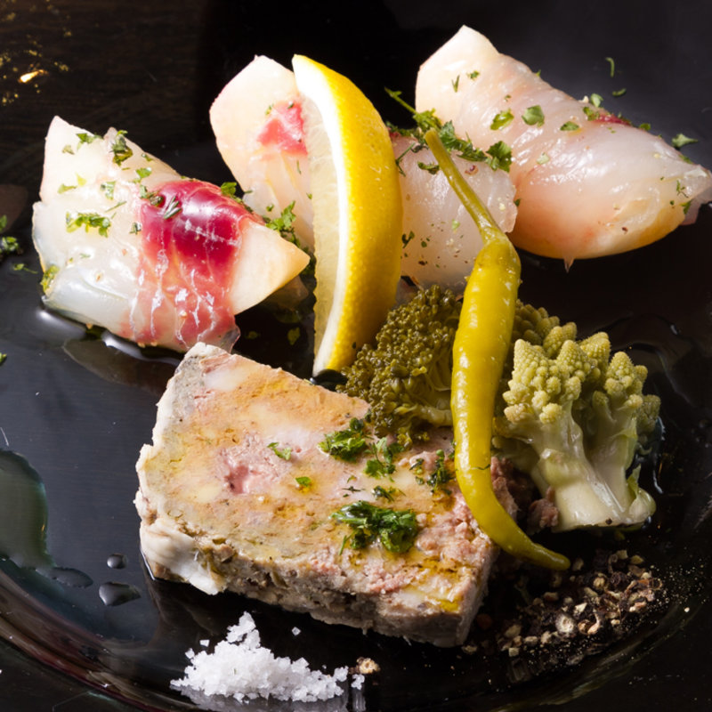 田舎風三元豚のテリーヌ(ワインバー＆レストラン ブテイユ)