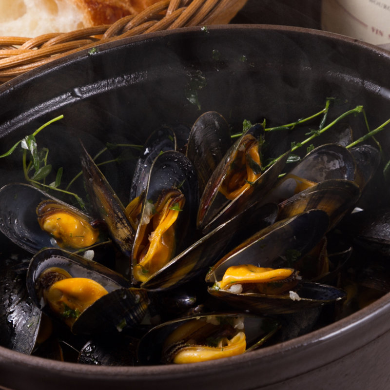 ムール貝の白ワイン蒸し(ワインバー＆レストラン ブテイユ)