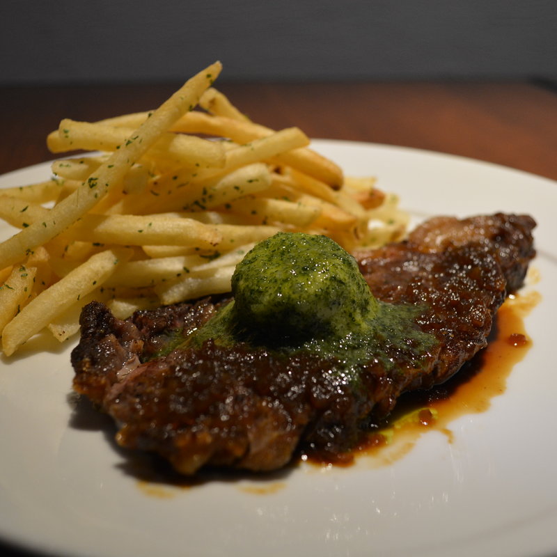 牛ロース肉のステーキ(PLEASIS)