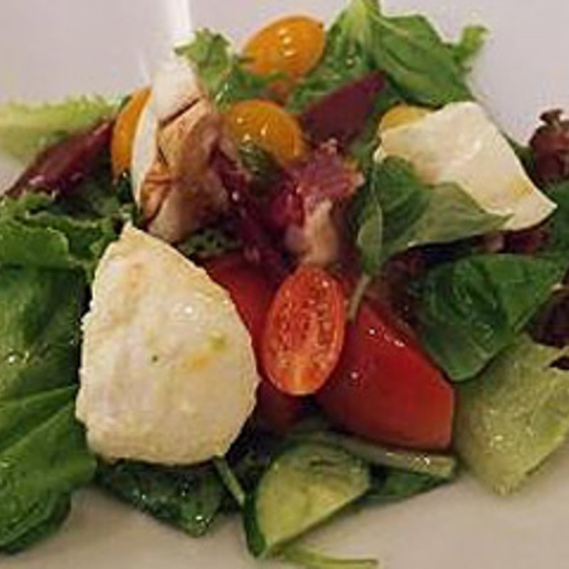 モッツァレラとトマトと生ハム(MANNA マンナ)