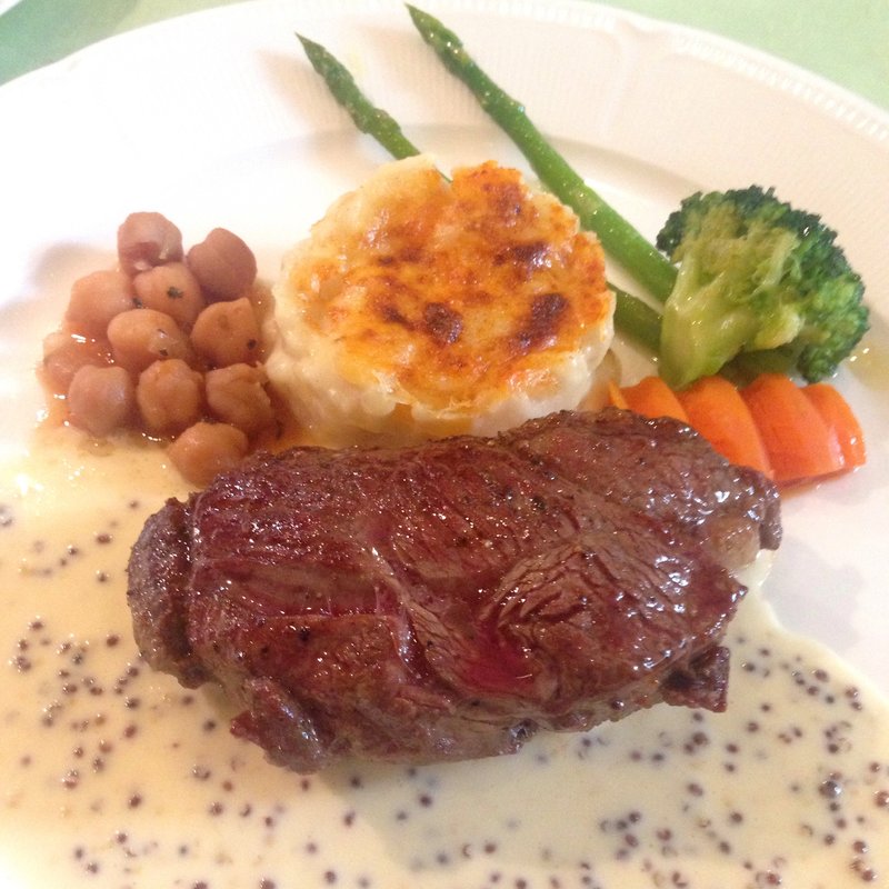 ハラミ肉のゴルゴンゾーラソース(ラ・パレット)