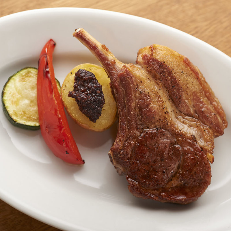 骨付き鶏モモ肉のロースト(ぺりかん )