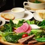 オーガニックサラダランチ(Bistro Wine Cafe ＨＥＡＲＴＨ　池袋1号店)