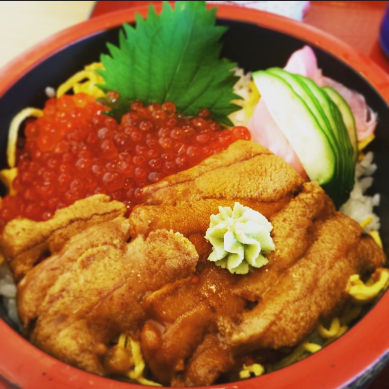うにいくら丼(市場食堂 （いちばしょくどう）)