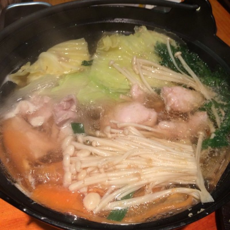 絶品！！軍鶏鍋(串猿 Z(千駄木))