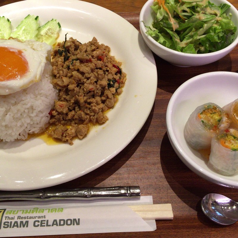 ガパオライス セット(サイアム セラドン)