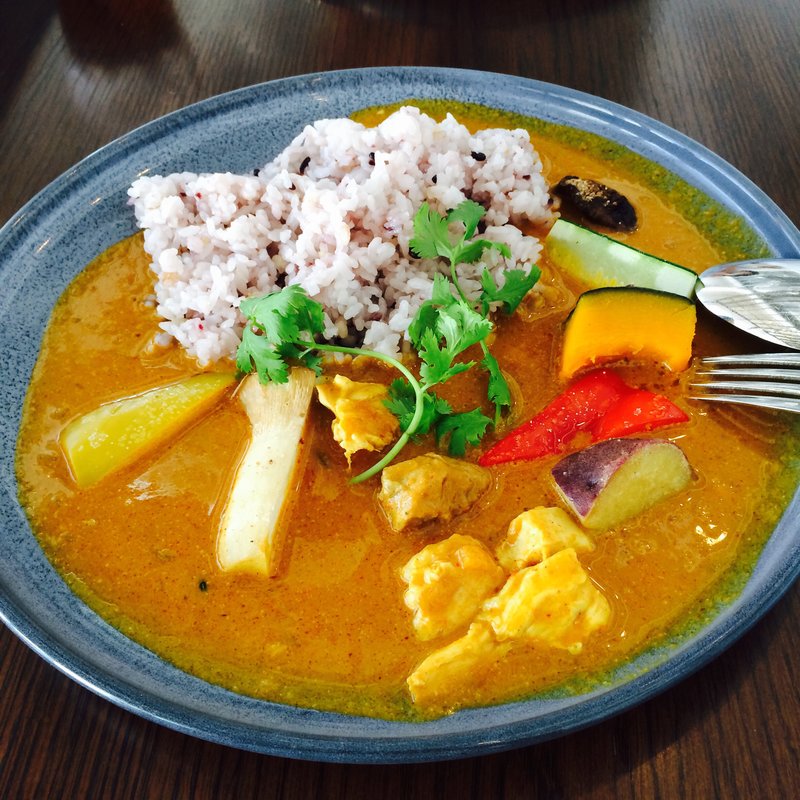 十三穀米と彩野菜のチキンカレー(THANKS ON THE TABLE.)