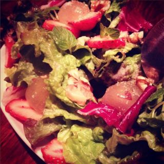 苺と葡萄のサラダ(グラマシー・テーブル（GRAMERCY TABLE）)