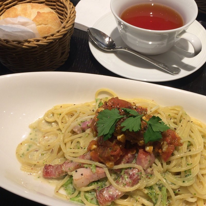 パンチェッタとアーモンドミルクのクリームソースパスタ(アフタヌーンティー・ティールーム マークイズみなとみらい)