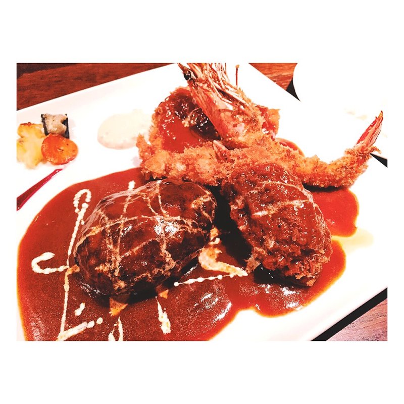 ミックスフライ定食 ＋ ハーフデミグラスハンバーグ
