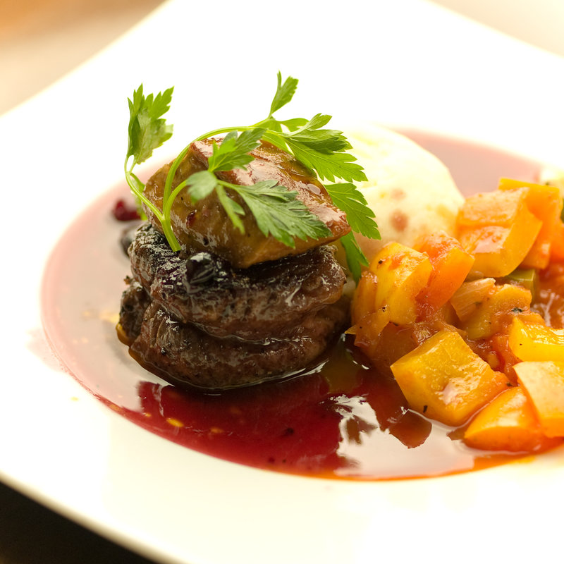牛ホホ肉の赤ワイン煮 マルサラ酒の香り(オリエンタルダイニング ローブ 渋谷店)