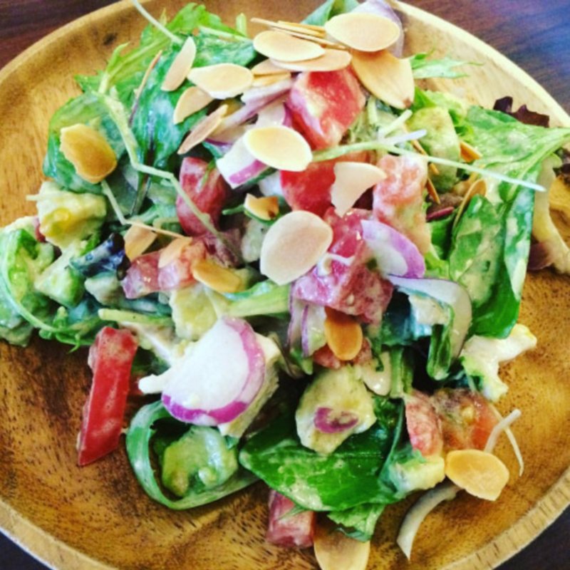 アボカドとチキンのサラダ(フリーマン カフェ)