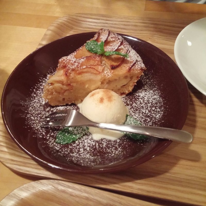 北欧風アップルケーキ(poro珈琲 (Kahvila poro))