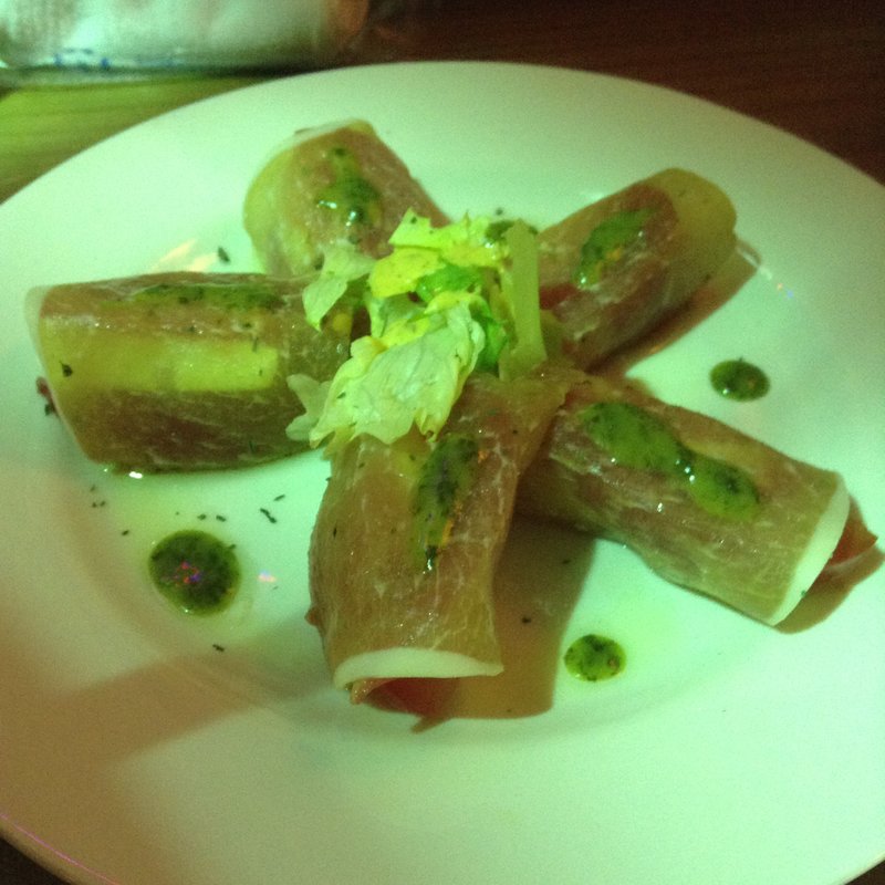 生ハムとモッツァレラチーズのカプレーゼ(Cafe de Shanica)