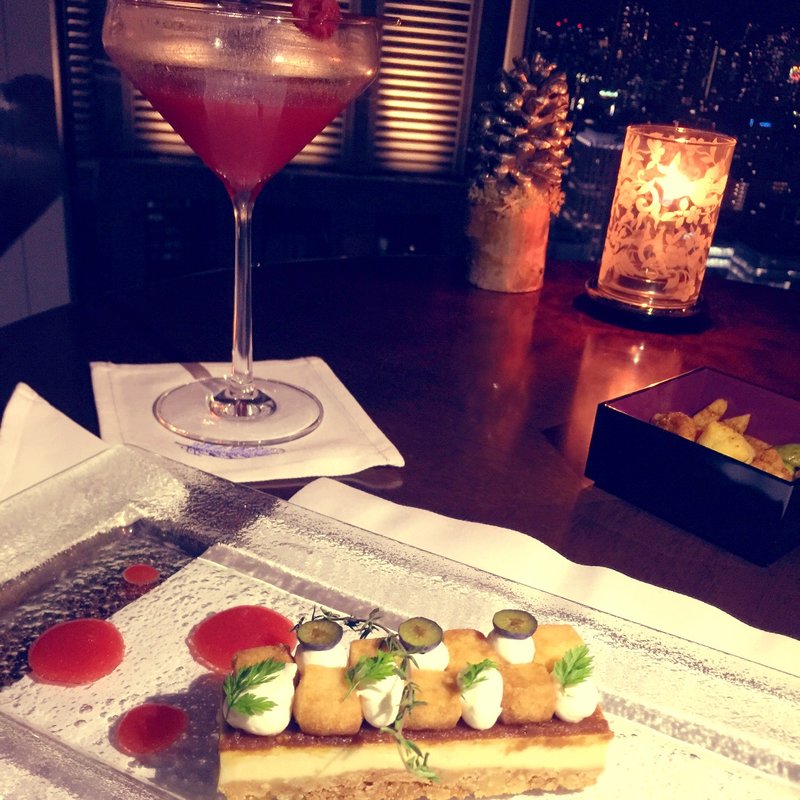 ラズベリーチリマティーニ×チーズケーキ(シャングリ・ラ 東京)