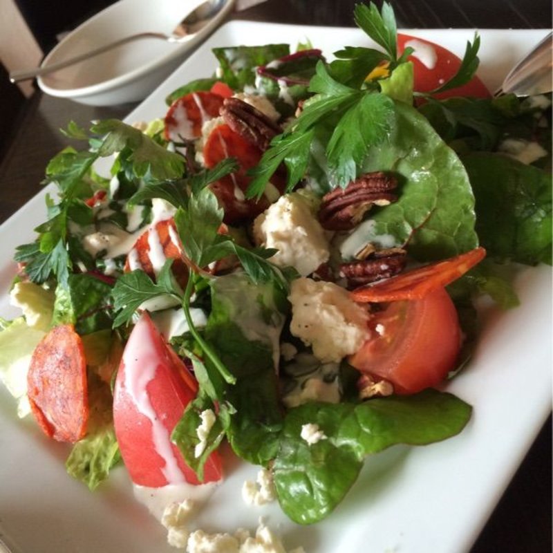 スイスチャードとロメインレタスのサラダ(T.Y.HARBOR)