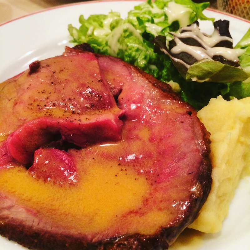 ランチ(パリのワイン食堂)