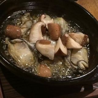 三陸牡蠣と椎茸のアヒージョ(てっぺん 渋谷 男道場 （てっぺん しぶや おとこどうじょう）)
