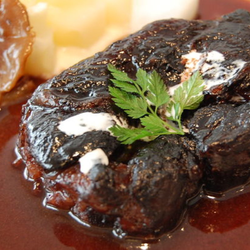 牛タンのマデラ酒煮込み(レストラン・ニコ)