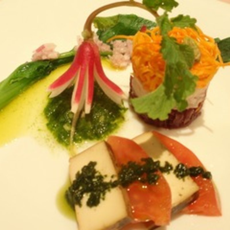 マグロとアボカドのタルタル(レストラン・ニコ)