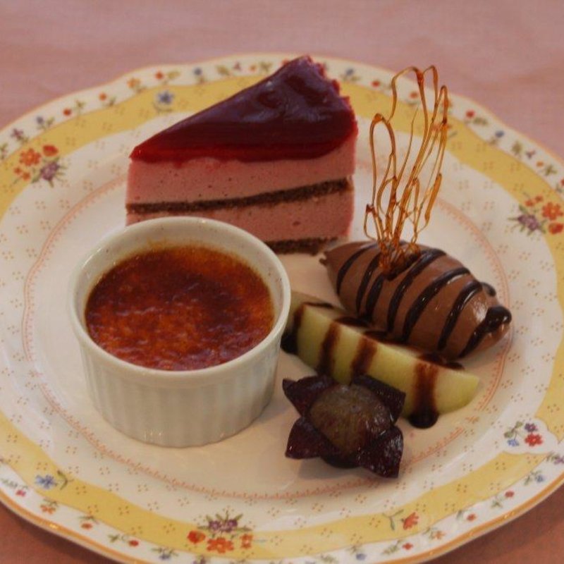 デザートの盛り合わせ(レストラン・ニコ)