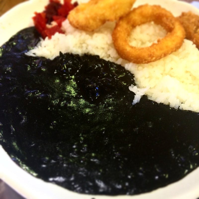 イカスミカレー(浦富海岸島めぐり遊覧船のりば食堂 あじろや （うらどめかいがん）)