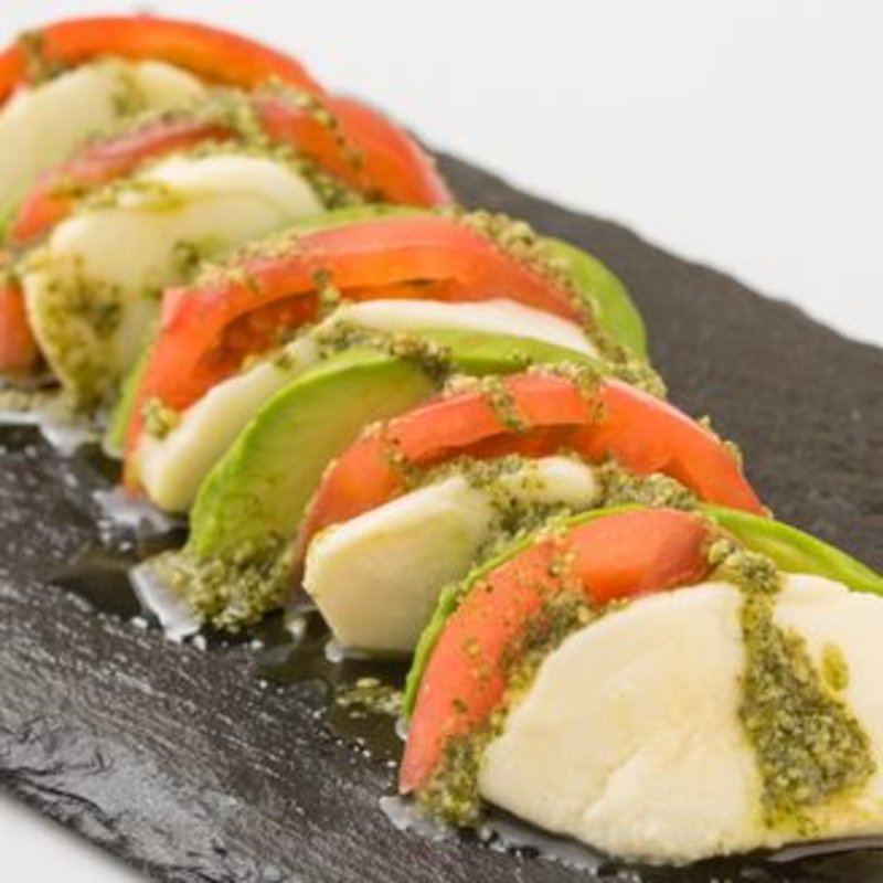 アボカドとトマトのカプレーゼ(バンケット 千葉店)