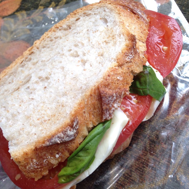 カプレーゼサンド(目黒川ロータス)