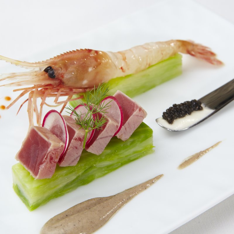 炙りマグロ　甘エビ　キャビア添え(ラ・ロシェル山王)
