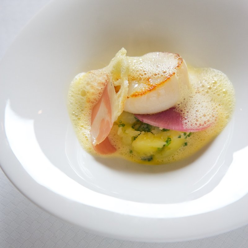 ホタテのジュレ和え(ラール・エ・ラ・マニエール)