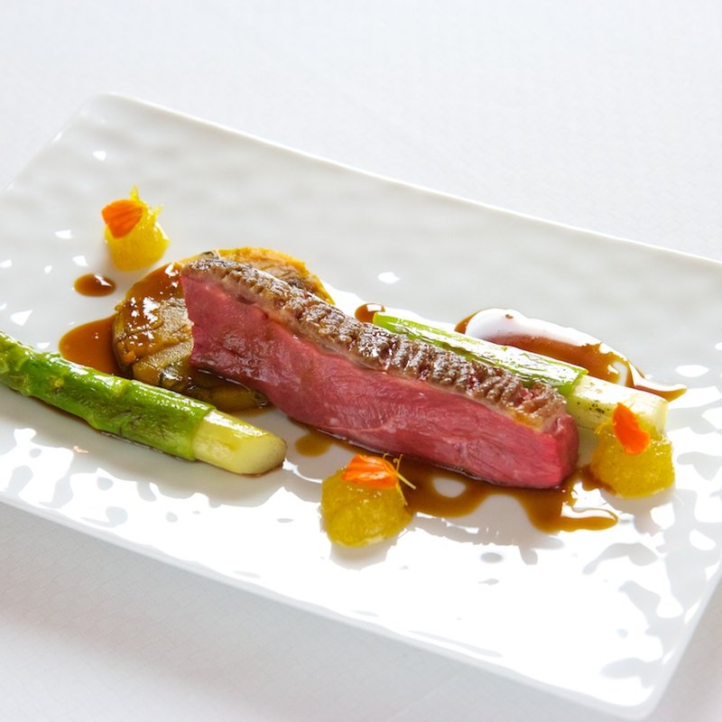 和牛のグリル　マデラーソース(ラール・エ・ラ・マニエール)