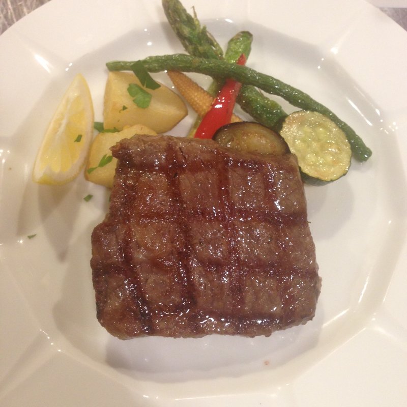 本日の肉料理(ラ ブォナ ヴィータ （LA BUONA VITA）)