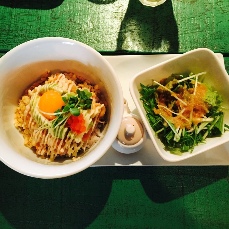 ロミロミサーモン アボカド丼(マホラ ン ルル （mahola'n'LuLu）)