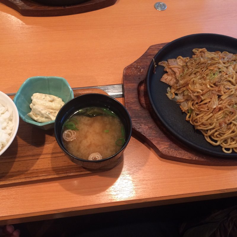 豚焼きソバ定食(らふぁーる亭)