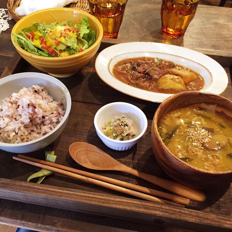 本日のお肉料理(雑穀ごはん、本日のデリ、彩りサラダ、具だくさんスープ)(ワイン食堂 ビオワルン 藤崎店)