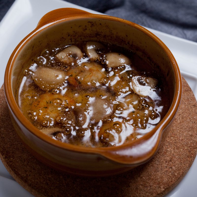 マッシュルームのアヒージョ(和食 完全個室 かざね 銀座店 )