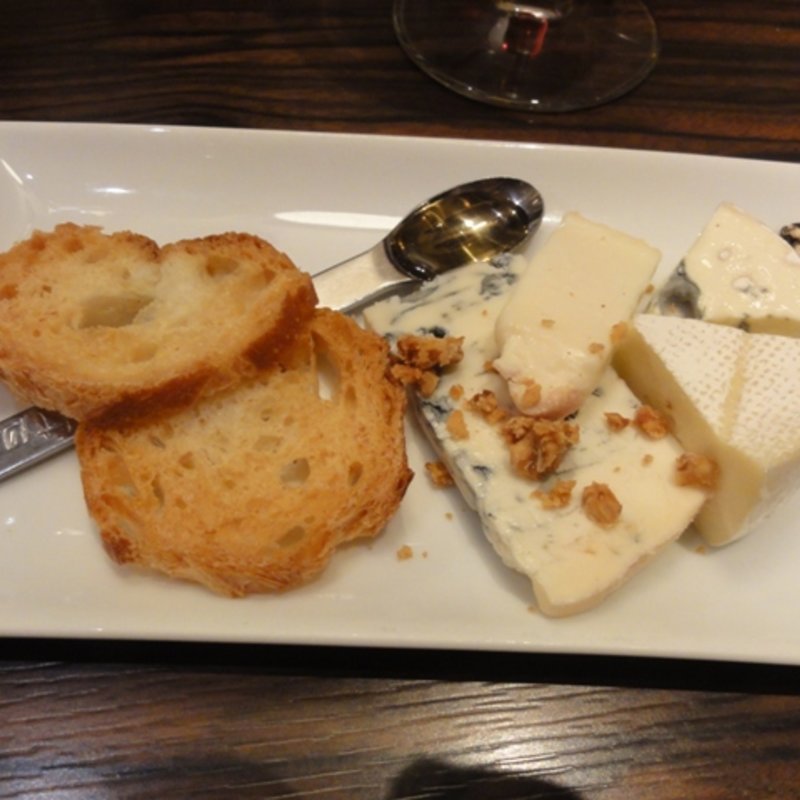 チーズ盛り合わせ(Bistro 2538 )