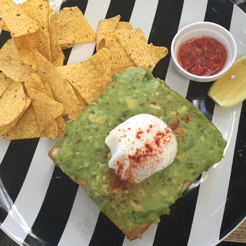 アボカドエッグトースト(ベイクショップ （BAKE SHOP）)