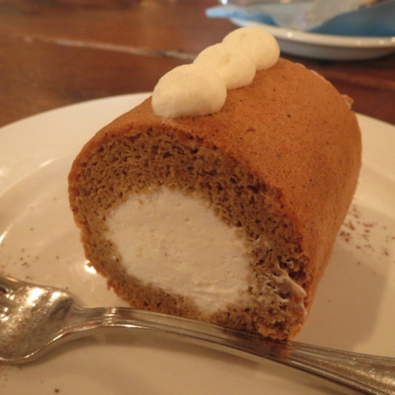 まるたロールスウィーツ(カフェ ダイニングバー 104.5 （Cafe，Dining&Bar 104.5）)