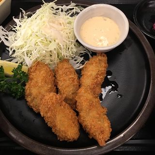 カキフライ定食(RAKU SPA 鶴見)