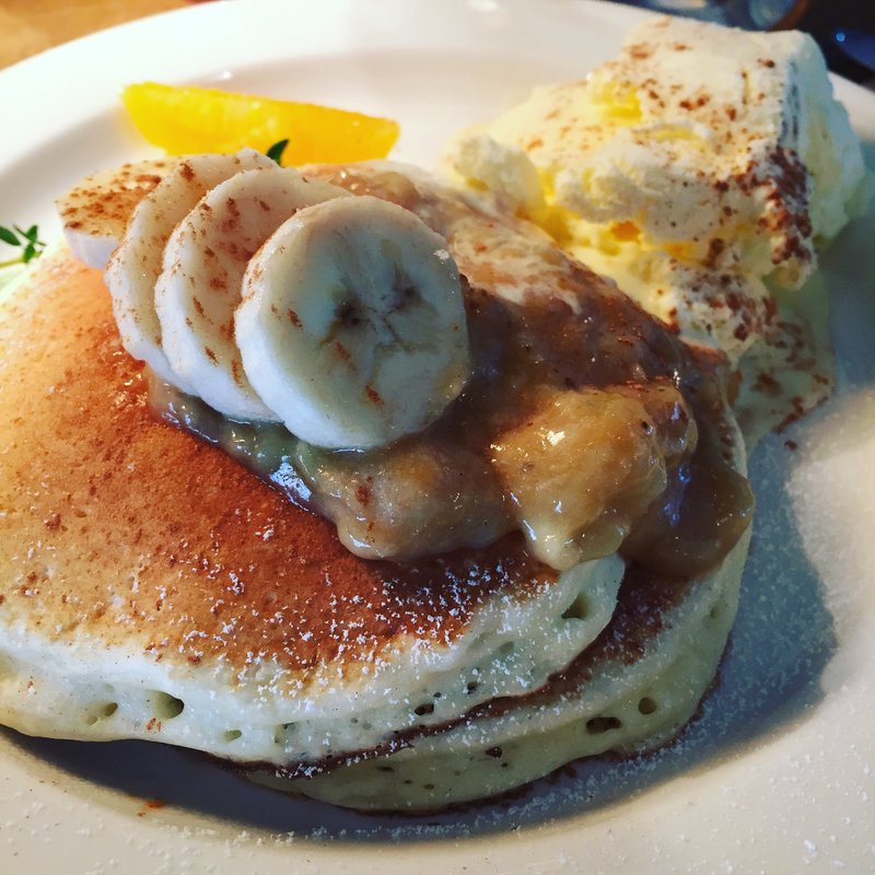 バナナとバニラアイスのパンケーキ(Minerva)