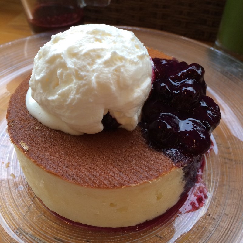 練乳ミルクの白 ～長野産ブルーベリーで～(Parlor Vinefru 銀座)