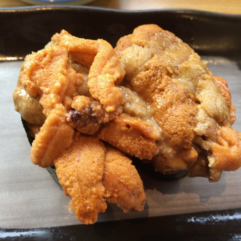 うにの軍艦巻き(すし 海幸)