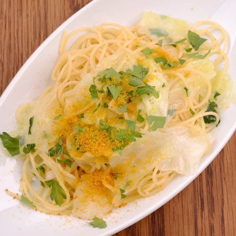 スパゲティ キャベツとカラスミの ペペロンチーノ(ヴィネリア　サクラ　ランドリー （Vineria Sacra Laundry）)