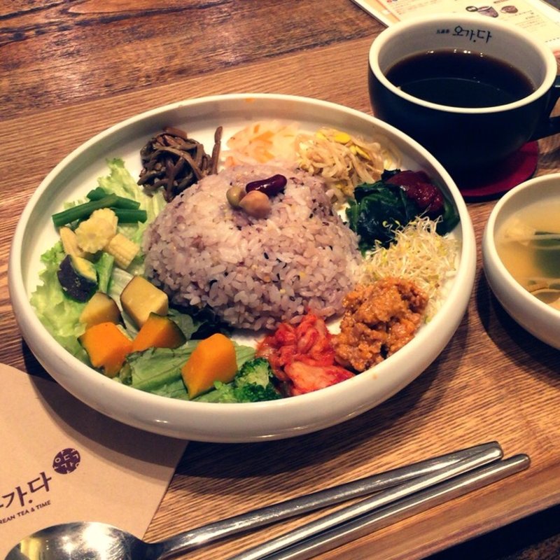 15種野菜とそぼろビビンバ(肉そぼろ)(五嘉茶 OGADA MARK IS みなとみらい店)