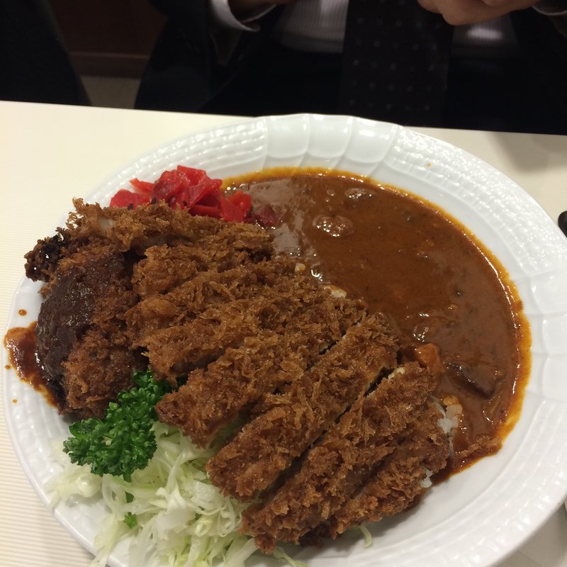 カツカレーコロ(キクヤレストラン)