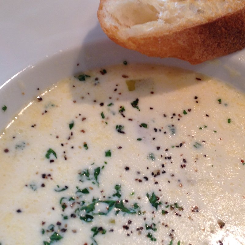 季節のスープ (クラムチャウダー)(TINY GARDEN KITCHEN 虎ノ門店)