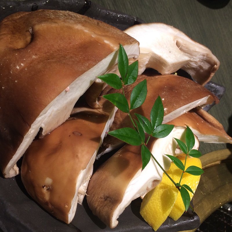 焼しいたけ(焼肉 加茂川 武庫之荘店)